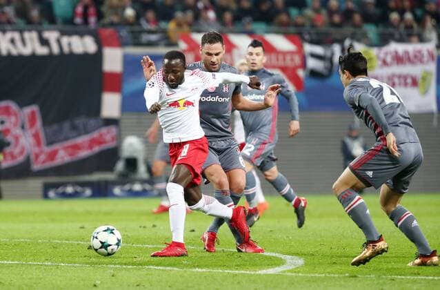 RB Leipzig - Besiktas Istanbul Fussball Champions League Leipzig, 06.12.2017, Red Bull Arena, Fussball, UEFA Champions League, Gruppe G, 6. Spieltag , RB Leipzig vs. Besiktas Istanbul , Im Bild v.l.: Naby Keita (8, Leipzig), Dusko Tosic (6, Besiktas) und Necip Uysal (20, Besiktas). ,