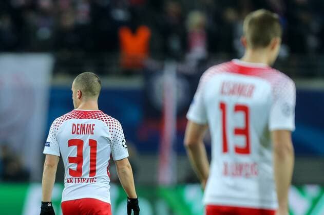 Leipzig, Deutschland 06.12.2017, UEFA Champions League - 2017 18 Season, Gruppenphase - Gruppe G - 6. Spieltag, RB Leipzig - Besiktas Istanbul, Torwart Peter Gulacsi (RBL) Stefan Ilsanker (RBL) enttaeuscht, enttaeuschung ( DeFodi507