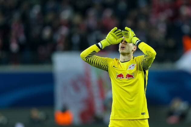 Bilder des Tages - SPORT Leipzig, Deutschland 06.12.2017, UEFA Champions League - 2017 18 Season, Gruppenphase - Gruppe G - 6. Spieltag, RB Leipzig - Besiktas Istanbul, Torwart Peter Gulacsi (RBL) gestikuliert ( DeFodi507