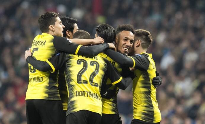 Fußball: Champions League, Saison 2017 2018, Gruppenphase, Gruppe H, Real Madrid - Borussia Dortmund am 06.12.2017 im Estadio Santiago Bernabeu in Madrid (Spanien). Die Spieler von Borussia Dortmund jubeln nach dem Tor zum 2:2. Copyright: xKirchner DavidxInderliedx