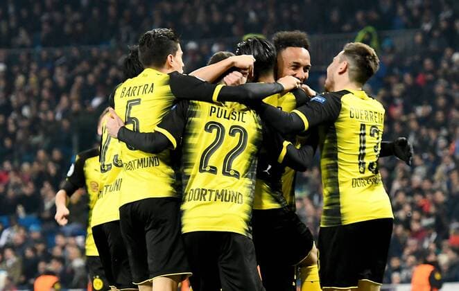 06.12.2017, xfux, Fussball Champions League, Real Madrid - Borussia Dortmund, emspor, v.l. Pierre-Emerick Aubameyang (Borussia Dortmund) und Spieler Borussia Dortmund BVB Torjubel, Goal celebration, celebrate the goal zum 2:2 Madrid
