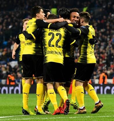 06.12.2017, xfux, Fussball Champions League, Real Madrid - Borussia Dortmund, emspor, v.l. Pierre-Emerick Aubameyang (Borussia Dortmund) und Spieler Borussia Dortmund BVB Torjubel, Goal celebration, celebrate the goal zum 2:2 Madrid