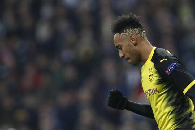 Borussia Dortmund s Pierre Emericj Aubameyang jubilates his second goal during the UEFA Champions League 6th round groups phase match between Real Madrid and Borja Mayoral at the Santiago Berbabeu stadium in Madrid, Spain, 06 December 2017. Real Madrid vs. Borussia Dortmund !ACHTUNG: NUR REDAKTIONELLE NUTZUNG!  Copyright: xJavierxLizonx MAD046 20171206-636481948237996923