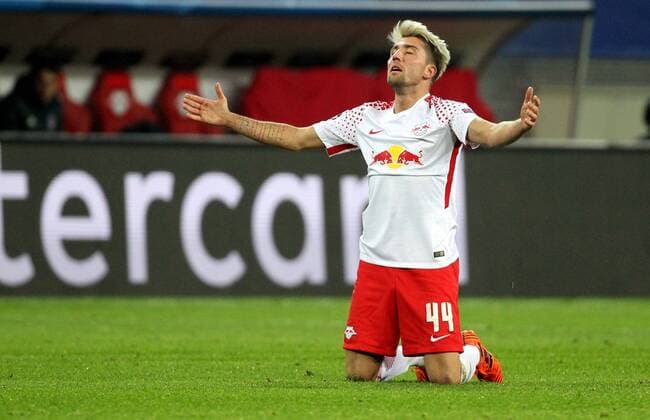GER, UEFA Champions League, Vorrunde, RasenBallsport Leipzig vs Besiktas Istanbul 06.12.17 , Leipzig, Red Bull Arena, GER, Saison 2017 2018, UEFA Champions League - Gruppe G, RasenBallsport Leipzig vs Besiktas Istanbul im Bild Kevin Kampl (Leipzig) enttäuscht