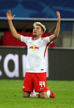 Themen der Woche Bilder des Tages - SPORT GER, UEFA Champions League, Vorrunde, RasenBallsport Leipzig vs Besiktas Istanbul 06.12.17 , Leipzig, Red Bull Arena, GER, Saison 2017 2018, UEFA Champions League - Gruppe G, RasenBallsport Leipzig vs Besiktas Istanbul im Bild Kevin Kampl (Leipzig) enttäuscht