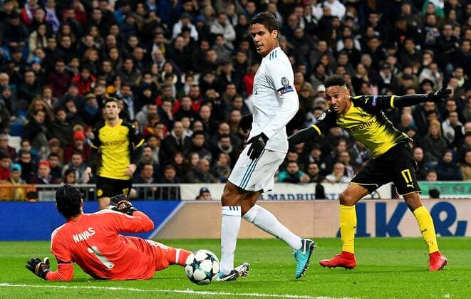 06.12.2017, xfux, Fussball Champions League, Real Madrid - Borussia Dortmund, emspor, v.l. Keylor Navas (Real Madrid), Pierre-Emerick Aubameyang (Borussia Dortmund) Madrid