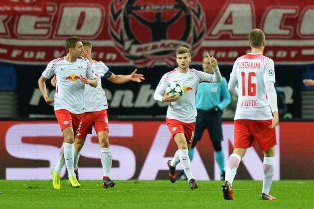 Mannschaft von RB Leipzig bejubelt ein Tor, was spaeter aberkannt wird, RB Leipzig vs. Besiktas Istanbul, Fussball, Champions League, 06.12.2017, Leipzig Copyright: xEibner-Pressefoto BertxHarzerx EP_BHR