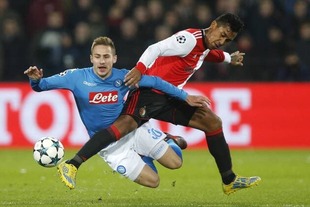 (l-r) Marko Rog of SSC Napoli, Renato Tapia of Feyenoord during the UEFA Champions League group F match between Feyenoord Rotterdam and SSC Napoli at the Kuip on December 06, 2017 in Rotterdam, The Netherlands UEFA Champions League 2017 2018 xVIxVIxImagesx xTomxBodexMultimediaxIVx 9502816