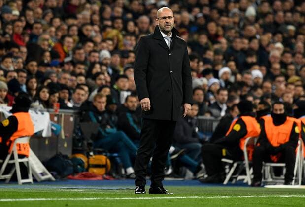 06.12.2017, xfux, Fussball Champions League, Real Madrid - Borussia Dortmund, emspor, v.l. Trainer Peter Bosz (Borussia Dortmund) enttaeuscht, enttaeuscht schauend, dissapointed Madrid