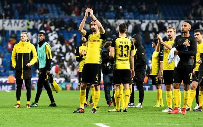 06.12.2017, xfux, Fussball Champions League, Real Madrid - Borussia Dortmund, emspor, v.l. Neven Subotic (Borussia Dortmund) und Spieler Borussia Dortmund BVB enttaeuscht, enttaeuscht schauend, dissapointed Madrid