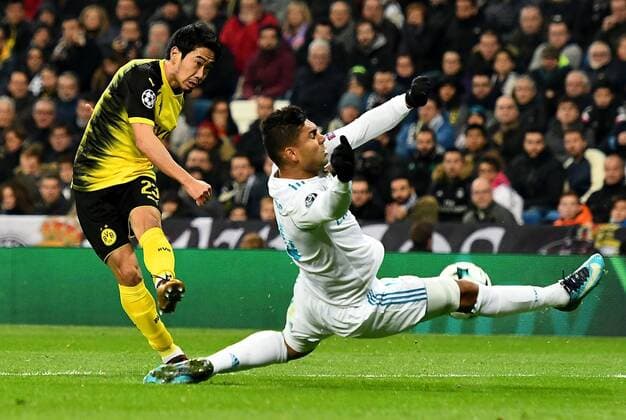06.12.2017, xfux, Fussball Champions League, Real Madrid - Borussia Dortmund, emspor, v.l. Shinji Kagawa (Borussia Dortmund), Casemiro (Real Madrid) Madrid