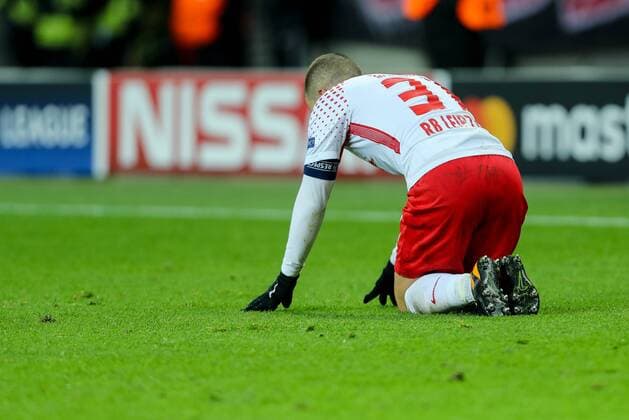 Bilder des Tages - SPORT Leipzig, Deutschland 06.12.2017, UEFA Champions League - 2017 18 Season, Gruppenphase - Gruppe G - 6. Spieltag, RB Leipzig - Besiktas Istanbul, Diego Demme (RBL) enttaeuscht, enttaeuschung ( DeFodi507