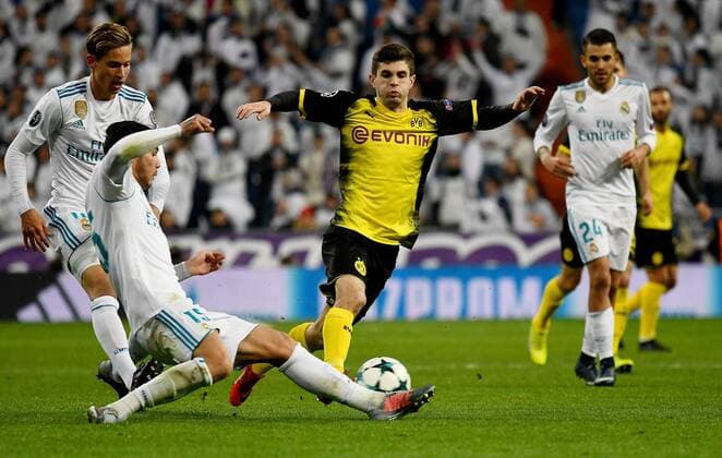 06.12.2017, xfux, Fussball Champions League, Real Madrid - Borussia Dortmund, emspor, v.l. Theo Hernandez (Real Madrid), Christian Pulisic (Borussia Dortmund) Madrid