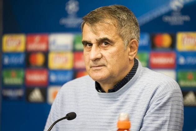 Fußball-Champions-League 2017 2018, Gruppenphase, 6. Spieltag RB Leipzig - Besiktas Istanbul (06.12.2017) Besiktas-Istanbul-Trainer Senol Günes bei der Pressekonferenz. Leipzig Sachsen Deutschland