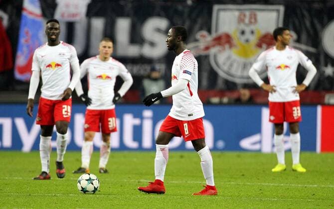GER, UEFA Champions League, Vorrunde, RasenBallsport Leipzig vs Besiktas Istanbul 06.12.17 , Leipzig, Red Bull Arena, GER, Saison 2017 2018, UEFA Champions League - Gruppe G, RasenBallsport Leipzig vs Besiktas Istanbul im Bild Jean-Kevin Augustin, Diego Demme, Naby Deco Keita und Marvin Compper (Leipzig) enttäuscht