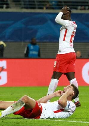 GER, UEFA Champions League, Vorrunde, RasenBallsport Leipzig vs Besiktas Istanbul 06.12.17 , Leipzig, Red Bull Arena, GER, Saison 2017 2018, UEFA Champions League - Gruppe G, RasenBallsport Leipzig vs Besiktas Istanbul im Bild Jean-Kevin Augustin und Stefan Ilsanker (Leipzig) enttäuscht