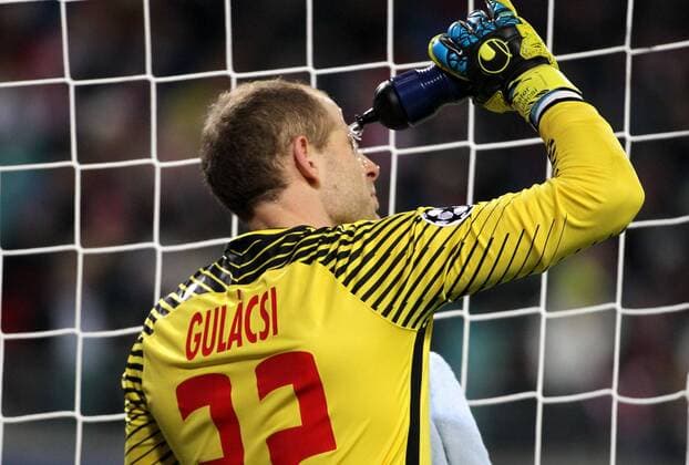 GER, UEFA Champions League, Vorrunde, RasenBallsport Leipzig vs Besiktas Istanbul 06.12.17 , Leipzig, Red Bull Arena, GER, Saison 2017 2018, UEFA Champions League - Gruppe G, RasenBallsport Leipzig vs Besiktas Istanbul im Bild Torwart Peter Gulacsi (Leipzig)