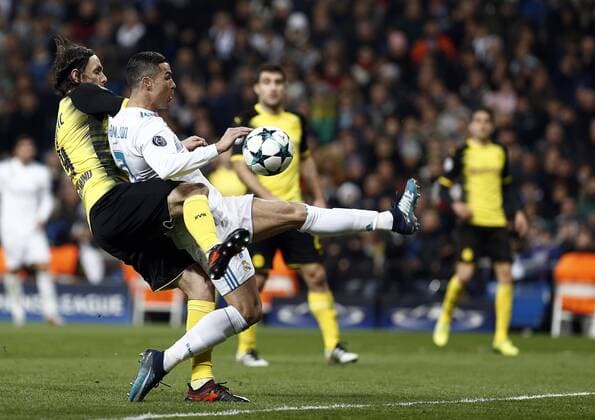 December 6, 2017 - Madrid, Spain - Cristiano Ronaldo of Real Madrid during the UEFA Champions League group H match between Real Madrid and Borussia Dortmund at Santiago Bernabeu. Soccer 2017: Real Madrid 3:2 Dortmund - ZUMAs197 20171206_zaa_s197_075 Copyright: xManu_reinox