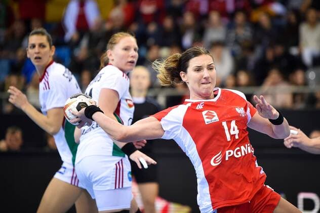Handball, WM Damen, Polen - Ungarn 2017.12.07 Bietigheim-Bissingen Pilka reczna Mistrzostwa Swiata w pilce recznej kobiet Polska - Wegry N z Karolina Kudlacz-Gloc of Poland tries to score a goal Foto Lukasz Laskowski PressFocus 2017.12.07 Bietigheim-Bissingen IHF Women s Handball World Championship WM Weltmeisterschaft Poland v Hungary Karolina Kudlacz-Gloc of Poland tries to score a goal Credit: Lukasz Laskowski PressFocus NEWSPIX.PL --- Newspix.pl  20171207_LUK_107
