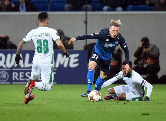 07.12.2017, xhbx, Fussball Europa League, TSG 1899 Hoffenheim - Rasgrad, emspor, v.l. Wanderson (Ludogorets Rasgrad), Robin Hack (TSG 1899 Hoffenheim) , Cicinho (Ludogorets Rasgrad) Sinsheim