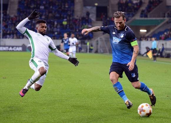 07.12.2017, xhbx, Fussball Europa League, TSG 1899 Hoffenheim - Rasgrad, emspor, v.l. Cicinho (Ludogorets Rasgrad), Eugen Polanski (TSG 1899 Hoffenheim) Sinsheim