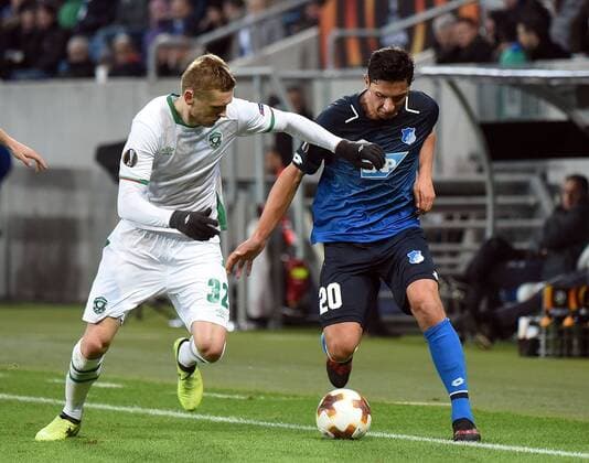 07.12.2017, xhbx, Fussball Europa League, TSG 1899 Hoffenheim - Rasgrad, emspor, v.l. Igor Plastun (Ludogorets Rasgrad), Robert Zulj (TSG 1899 Hoffenheim) Sinsheim