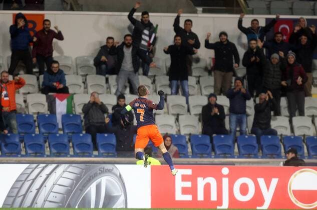 Edin Visca of Medipol Basaksehir celebrates his goal with his teammates during Medipol Basaksehir vs. Braga UEFA Europe League at Istanbul Fatih Terim Stadium, 7th of Dec, 2017.  Copyright: TolgaxAdanali 15871845