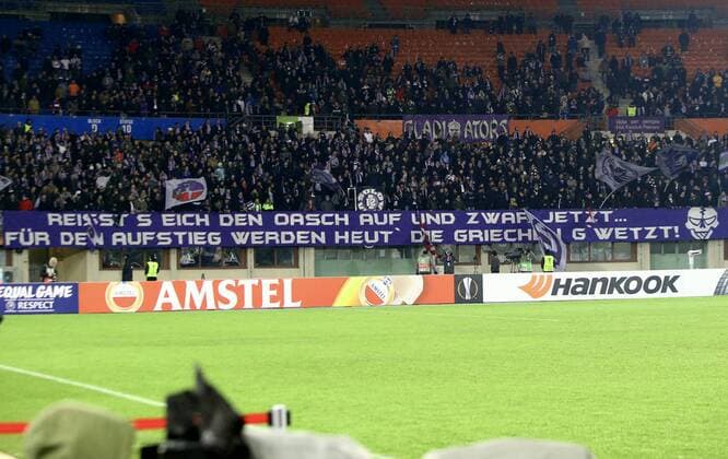 SOCCER - EL, A.Wien vs Athen VIENNA,AUSTRIA,07.DEC.17 - SOCCER - UEFA Europa League, FK Austria Wien vs AEK Athen. Image shows fans. GEPAxpictures xChristianxOrt