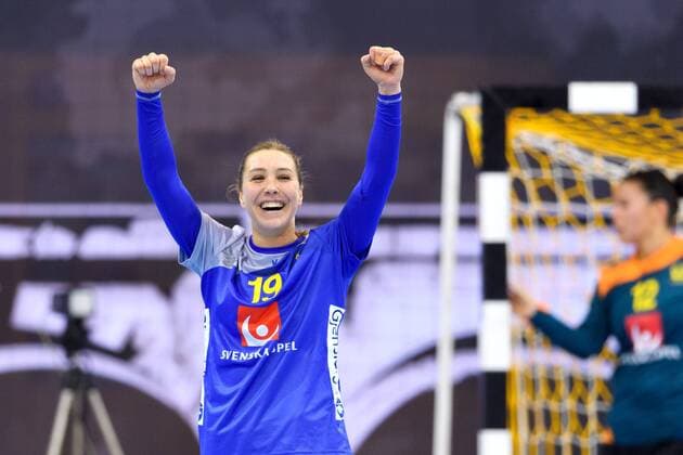 171207 Sveriges Anna Lagerquist jublar i matchen mellan Sverige och Argentina under handbolls-VM den 7 december 2017 i Bietigheim Bissingen. Copyright: CARLxSANDIN BB171207CS070