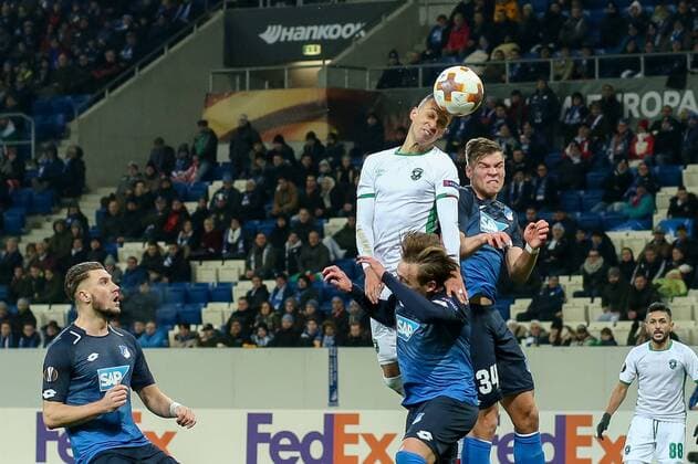 Sinsheim, Deutschland 07.12.2017, UEFA Europa League - 2017 18 Season, Gruppenphase - Gruppe C - 6. Spieltag, TSG 1899 Hoffenheim - PFC Ludogorets 1945 , Pavel Kaderabek (TSG) Felix Passlack (TSG) und Marcelinho (Ludogorets) im Zweikampf ( DeFodi507