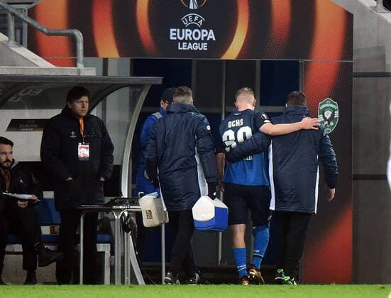 07.12.2017, xhbx, Fussball Europa League, TSG 1899 Hoffenheim - Rasgrad, emspor, v.l. Philipp Ochs (TSG 1899 Hoffenheim) verletzt, Verletzung, Sinsheim