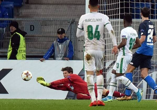 07.12.2017, xhbx, Fussball Europa League, TSG 1899 Hoffenheim - Rasgrad, emspor, v.l. Gregor Kobel (TSG 1899 Hoffenheim) Sinsheim