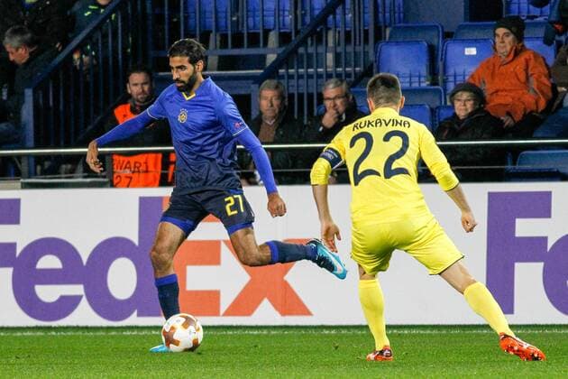 Ofir Davidzada of Maccabi during the UEFA Europa League match, round 6, played at Ceramica Stadium, Villarreal, Spain, between Villarreal CF and Maccabi Tel Aviv on Dec 7th 2017. Photo: Oscar J. Barroso AFP7  xOscarxJ.xBarrosox xAFP7x xVillarrealxvxMaccabi,xUEFAxEuropaxLeague,xSpain,xDecx7thx2017x