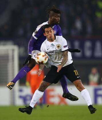 07.12.2017, Ernst Happel Stadion, Wien, AUT, UEFA EL, FK Austria Wien vs AEK Athen, Gruppe D, im Bild Abdul Kadiri Mohammed (FK Austria Wien) und Sergio Araujo (AEK Athens) during a UEFA Europa League group D match between FK Austria Vienna and AEK Athens at the Ernst Happel Stadion, Vienna, Austria on 2017 12 07. Wien