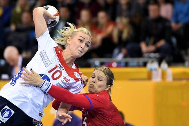 Handball, WM Damen, Tschechien - Norwegen 171207 Norges Stine Bredal Oftedal i matchen mellan Tjeckien och Norge under handbolls-VM den 7 december 2017 i Bietigheim Bissingen. Copyright: CARLxSANDIN BB171207CS076