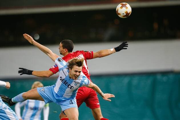 Essevee s Nill De Pauw scores a goal during a soccer game between Belgian club SV Zulte Waregem and Italian club Societa Sportiva Lazio, the sixth and last match of the group stage (Group K) of the UEFA Europa League competition, Thursday 07 December 2017 in Waregem. BRUNOxFAHY  x05215142x