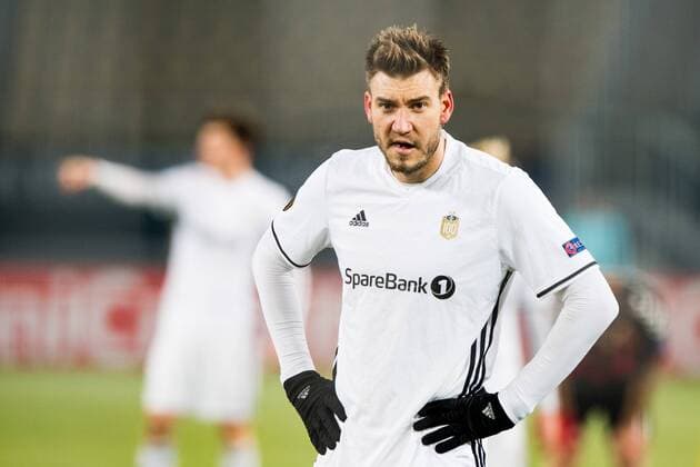 Fußball, EL, FK Vardar Skopje - Rosenborg Trondheim 171207 Nicklas Bendtner of Rosenborg prepares for a penalty kick during the Europa League match between FK Vardar and Rosenborg on December 7, 2017 in Skopje. Photo: Jon Olav Nesvold BILDBYRN kod JE 160096 Copyright: JONxOLAVxNESVOLD BB171207BB938
