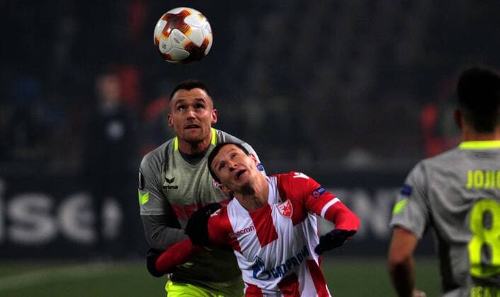 Bilder des Tages - SPORT Fußball, EL, Roter Stern Belgrad - 1. FC Köln SOCCER - EL, Crvena Zvezda vs Kaln BELGRADE,SERBIA,07.DEC.17 - SOCCER - UEFA Europa League, FK Crvena Zvezda vs 1. FC Kaln. Image shows Christian Clemens (Kaln) and Slavoljub Srnic (Belgrade). GEPAxpictures xAleksandarxDjorovic