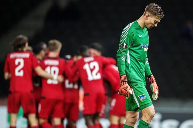 Bilder des Tages - SPORT 171207 Hertha Berlins malvakt Jonathan Klinsmann deppar efter att Östersunds Sotirios Papagiannopoulus (ej bild) gjort 0-1-malet under fotbollsmatchen i Europa League mellan Hertha Berlin och Östersund den 7 december 2017 i Berlin. Copyright: PETTERxARVIDSON BB171207PA075
