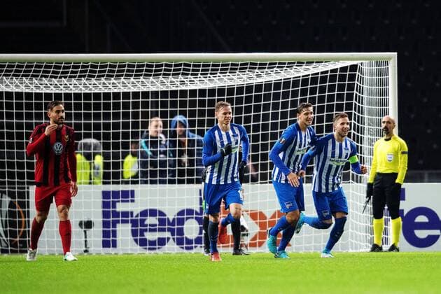 Fußball, EL, Hertha BSC - Östersunds FK 171207 Hertha Berlins Peter Pekarik jublar efter att han gjort 1-1-malet under fotbollsmatchen i Europa League mellan Hertha Berlin och Östersund den 7 december 2017 i Berlin. Copyright: PETTERxARVIDSON BB171207PA078