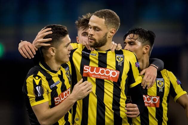 (L-R) Milot Rashica of Vitesse, Luc Castaignos of Vitesse 1-0 during the UEFA Europa League group K match between Vitesse Arnhem and OGC Nice at Gelredome on December 07, 2017 in Arnhem, The Netherlands UEFA Europa League 2017 2018 xVIxVIxImagesx xRonaldxBonestrooxIVx 9509353