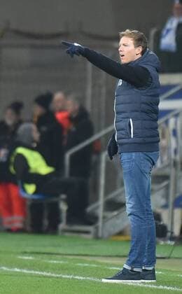 07.12.2017, xhbx, Fussball Europa League, TSG 1899 Hoffenheim - Rasgrad, emspor, v.l. Trainer Julian Nagelsmann (TSG 1899 Hoffenheim) gibt Anweisungen, gestikuliert, mit den Armen gestikulieren gives instructions, gesticulate. Sinsheim