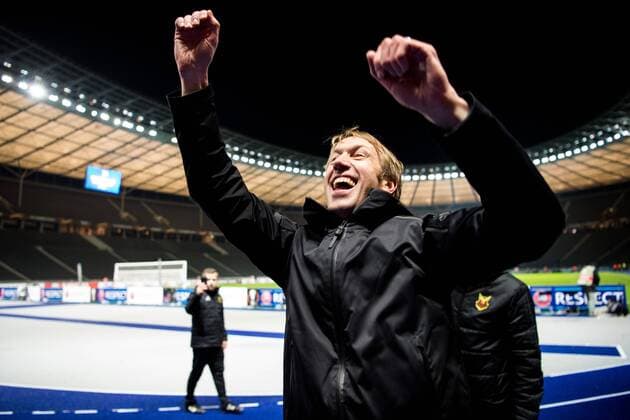 171207 Östersunds tränare Graham Potter jublar efter fotbollsmatchen i Europa League mellan Hertha Berlin och Östersund den 7 december 2017 i Berlin. Copyright: PETTERxARVIDSON BB171207PA239