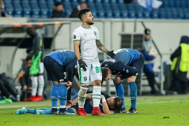 Sinsheim, Deutschland 07.12.2017, UEFA Europa League - 2017 18 Season, Gruppenphase - Gruppe C - 6. Spieltag, TSG 1899 Hoffenheim - PFC Ludogorets 1945 , Ermin Bicakcic (TSG) am Boden ( DeFodi507