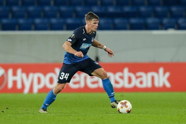 Sinsheim, Deutschland 07.12.2017, UEFA Europa League - 2017 18 Season, Gruppenphase - Gruppe C - 6. Spieltag, TSG 1899 Hoffenheim - PFC Ludogorets 1945 , Simon Lorenz (TSG) in Aktion ( DeFodi507