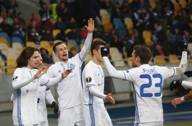 December 7, 2017 - Kiev, Ukraine - Mykola Morozyuk of FC Dynamo Kyiv celebrates his goal with team mates during the UEFA Europa League group B match between FC Dynamo Kyiv and FK Partizan Belgrade at NSK Olimpiyskyi Stadium on December 7, 2017 in Kiev, Ukraine. Dinamo Kiev v Partizan - UEFA Europa League  - ZUMAn230 20171207_zaa_n230_598 Copyright: xSergiixKharchenkox