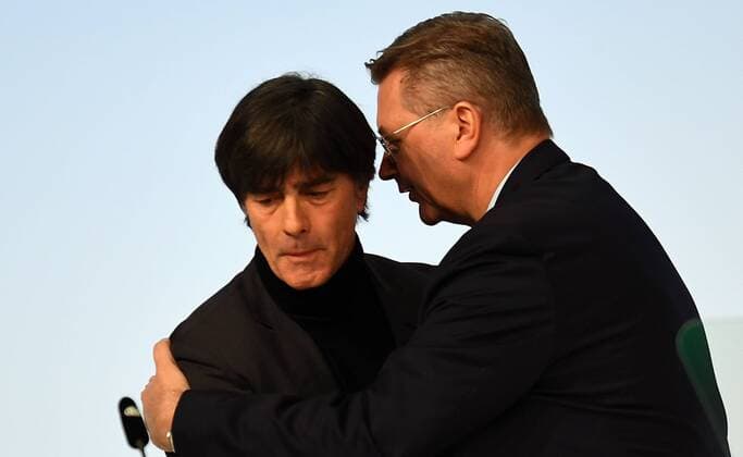 08.12.2017, xjhx, Fussball Außerordentlicher DFB-Bundestag 2017, emspor v.l. Trainer Joachim JOGI Loew (Deutsche Fussball Nationalmannschaft DFB), DFB Praesident Reinhard Grindel (Deutscher Fussball-Bund) Frankfurt am Main