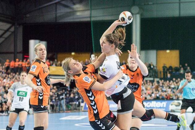 GER, IHF WM 2017, Deutschland (GER) vs. Niederlande (NLD) 08.12.2017, Arena, Leipzig, GER, IHF WM 2017, Deutschland (GER) vs. Niederlande (NLD), im Bild Xenia Smits ( 11, Deutschland),