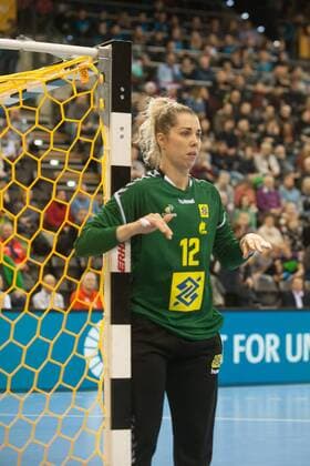 GER, IHF WM 2017, Brasilien (BRA) vs Montenegro (MNE) 08.12.2017, EWE Arena, Oldenburg, Germany, 23.IHF World Championship WM Weltmeisterschaft 2017 Women, first round, Group C, Brasilien vs Montenegro, im Bild Barbara ARENHART (Brasilien 12)