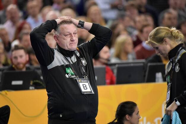 Bundestrainer Michael Biegler beim Spiel Deutschland (GER) vs Niederlande (NED), Handball, Frauen, Vorrunde IHF Weltmeisterschaft, Leipzig, 08.12.2017 Leipzig Copyright: xModlax Eibner-Pressefotox EP_cma